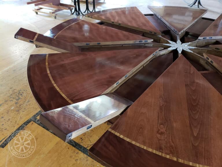 8 Leaf Expanding Round Table Extended Close View - Macky