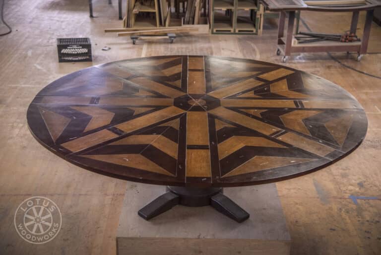 8 Leaf Expanding Round Table Extended Side View - Leufvenius