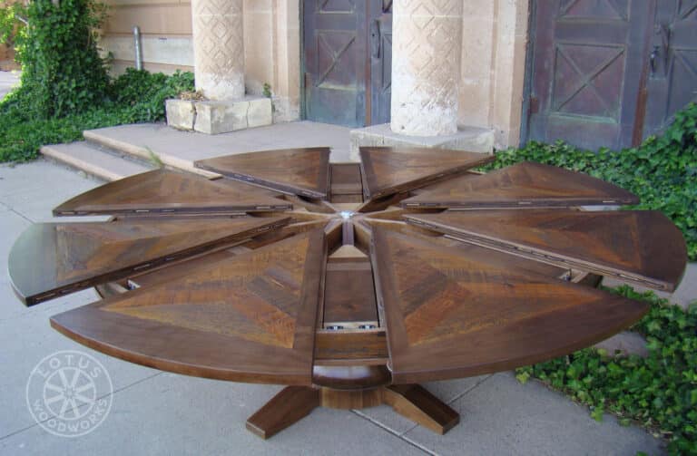 8 Leaf Expanding Round Table Extended View - Bray