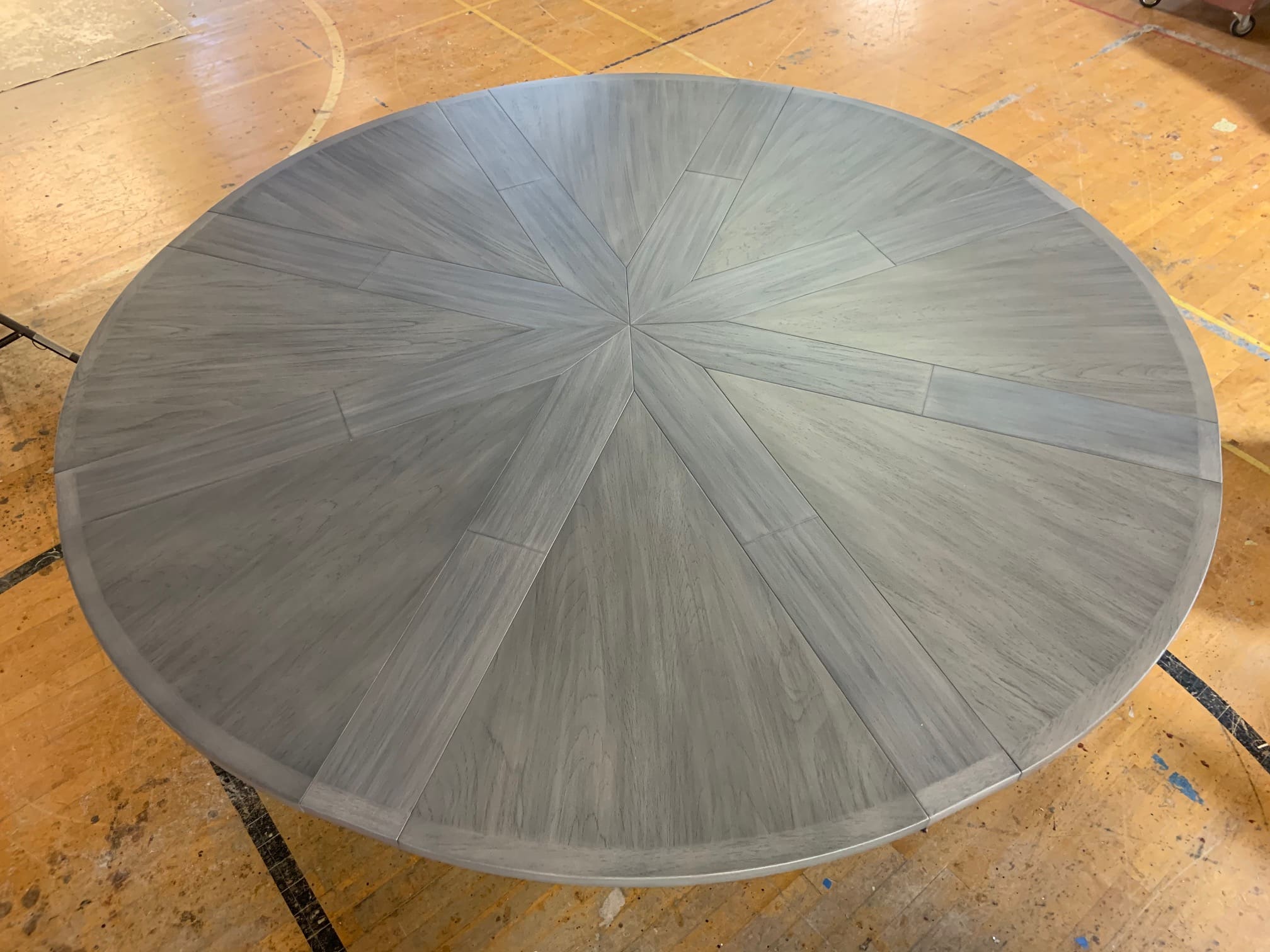 8 Leaf Expanding Round Table Expanded Top View - Burke