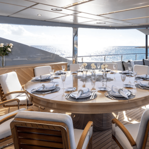 how to plan the perfect outdoor spring dinner party